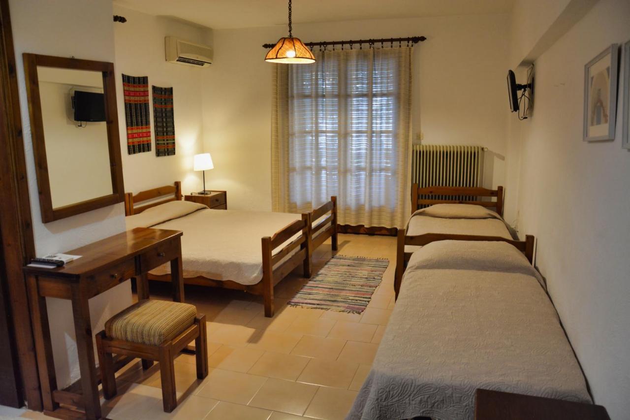 Papatzikos Traditional Guesthouse เนโอสมาร์มาราส ภายนอก รูปภาพ