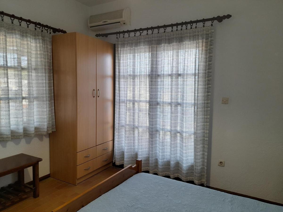 Papatzikos Traditional Guesthouse เนโอสมาร์มาราส ภายนอก รูปภาพ