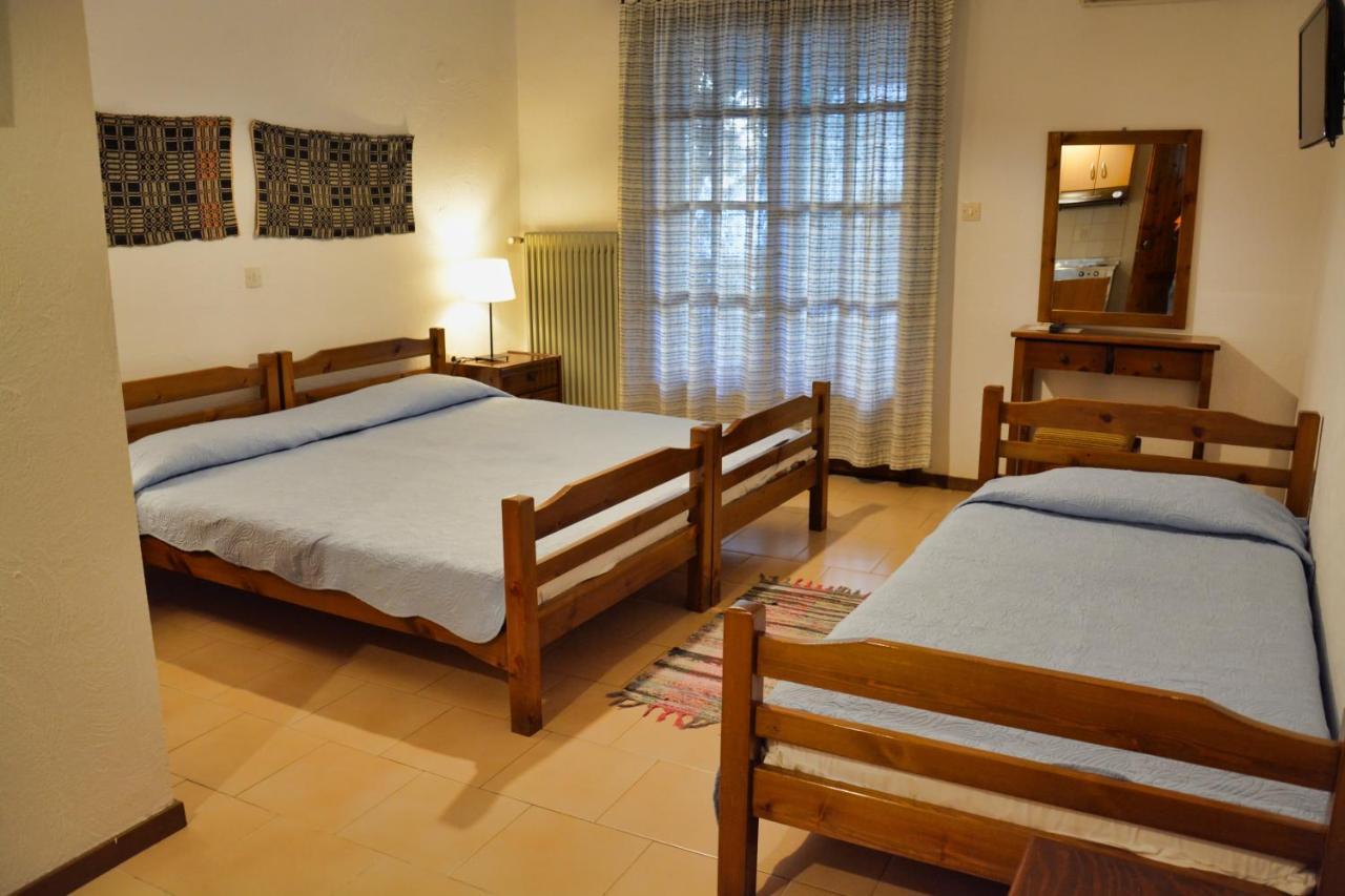 Papatzikos Traditional Guesthouse เนโอสมาร์มาราส ภายนอก รูปภาพ