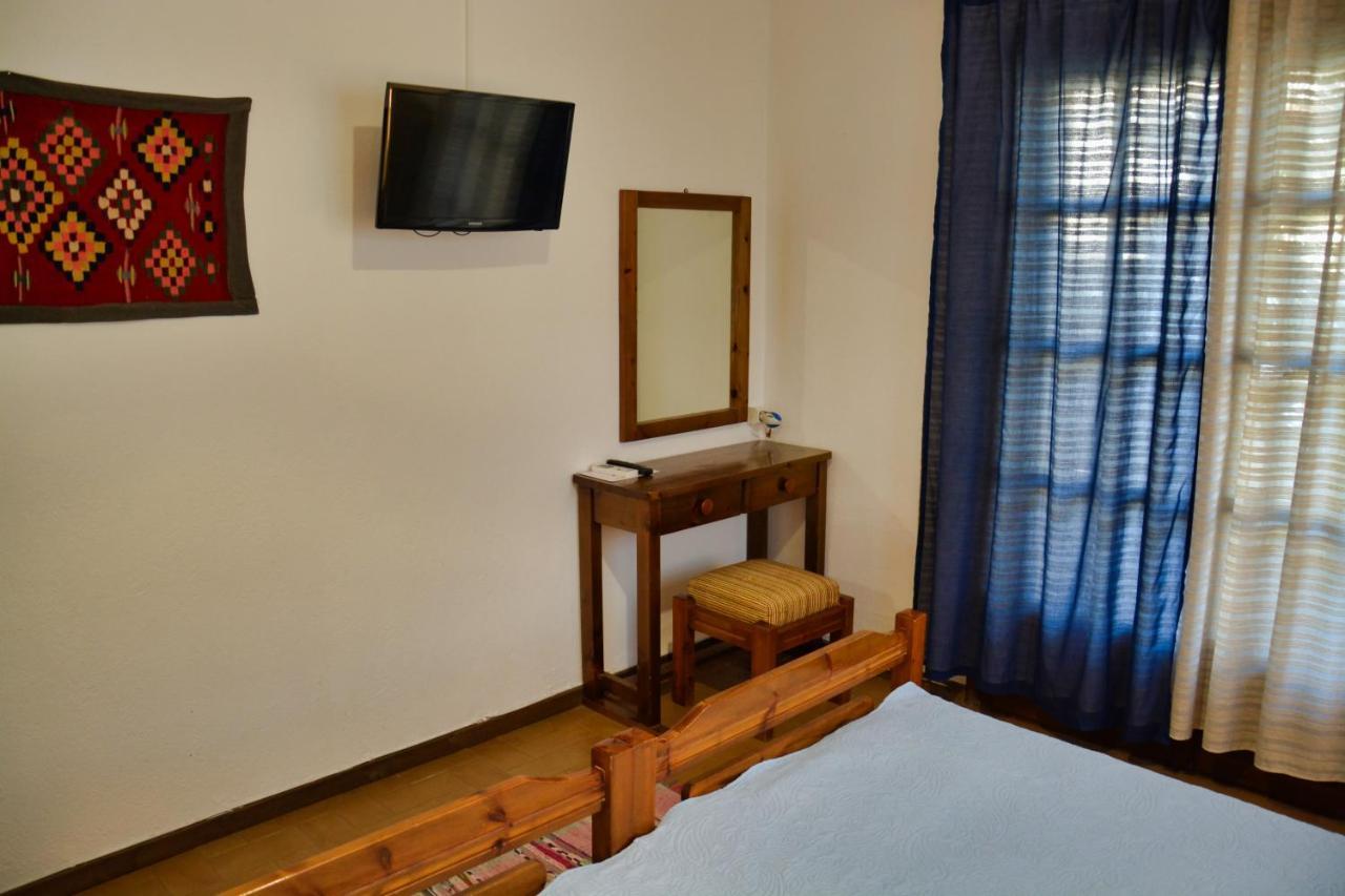Papatzikos Traditional Guesthouse เนโอสมาร์มาราส ภายนอก รูปภาพ