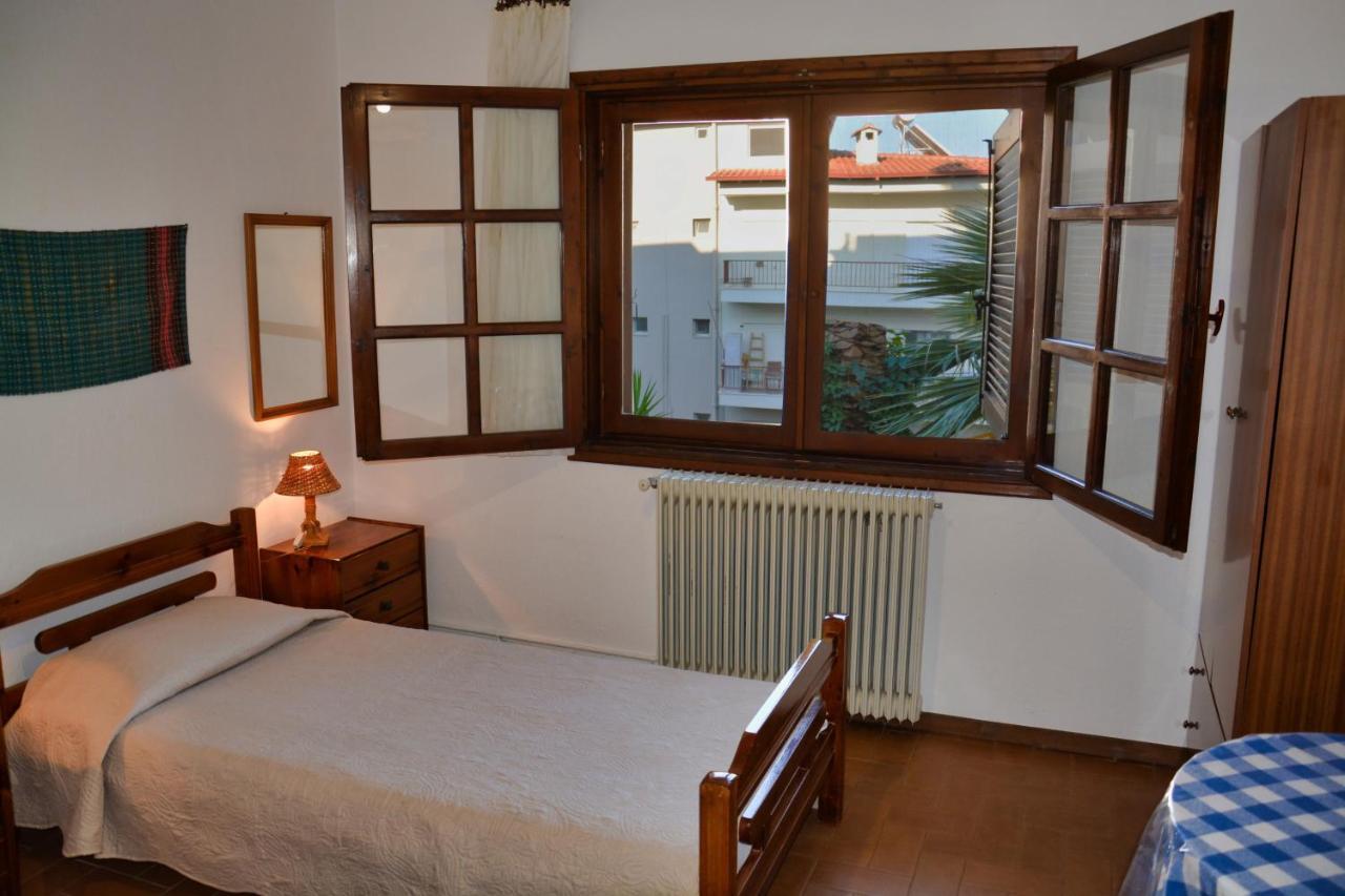 Papatzikos Traditional Guesthouse เนโอสมาร์มาราส ภายนอก รูปภาพ
