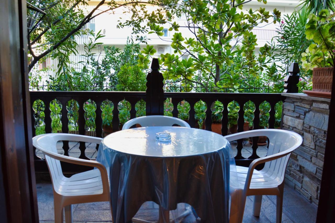 Papatzikos Traditional Guesthouse เนโอสมาร์มาราส ภายนอก รูปภาพ