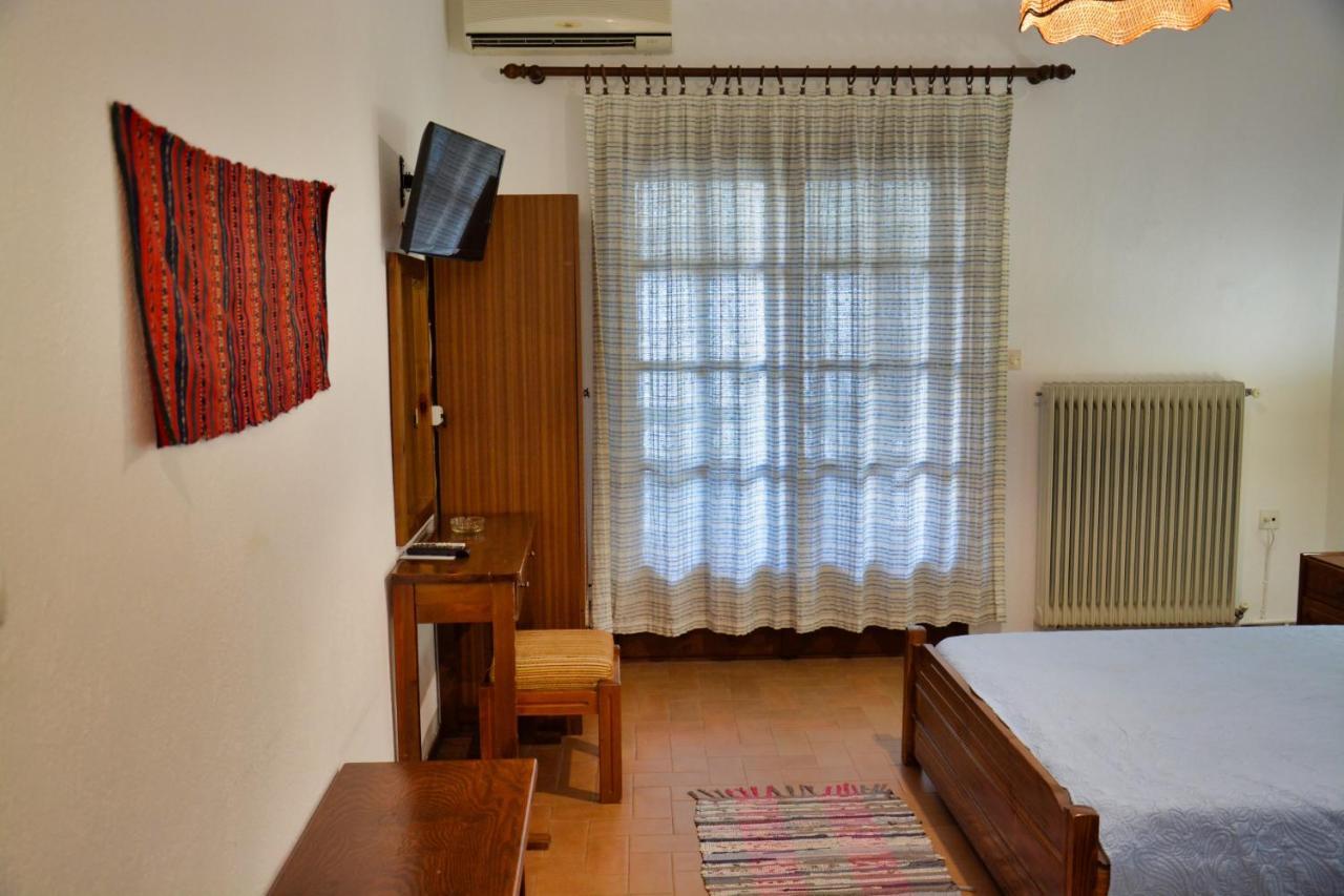 Papatzikos Traditional Guesthouse เนโอสมาร์มาราส ภายนอก รูปภาพ