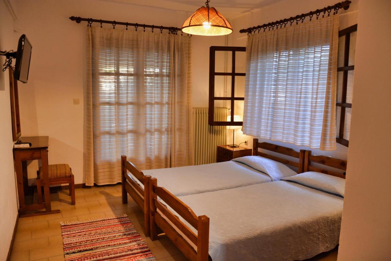 Papatzikos Traditional Guesthouse เนโอสมาร์มาราส ภายนอก รูปภาพ