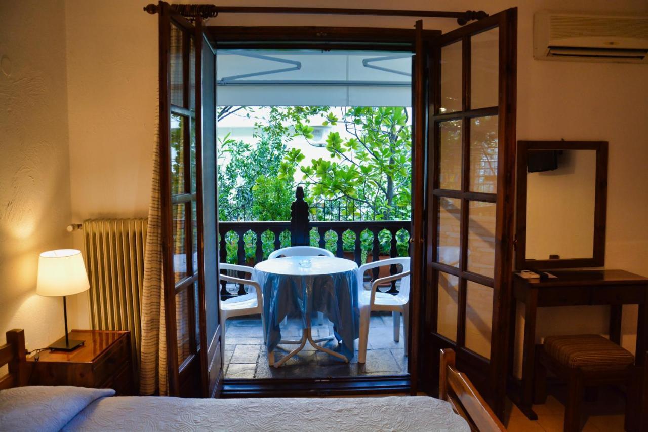 Papatzikos Traditional Guesthouse เนโอสมาร์มาราส ภายนอก รูปภาพ