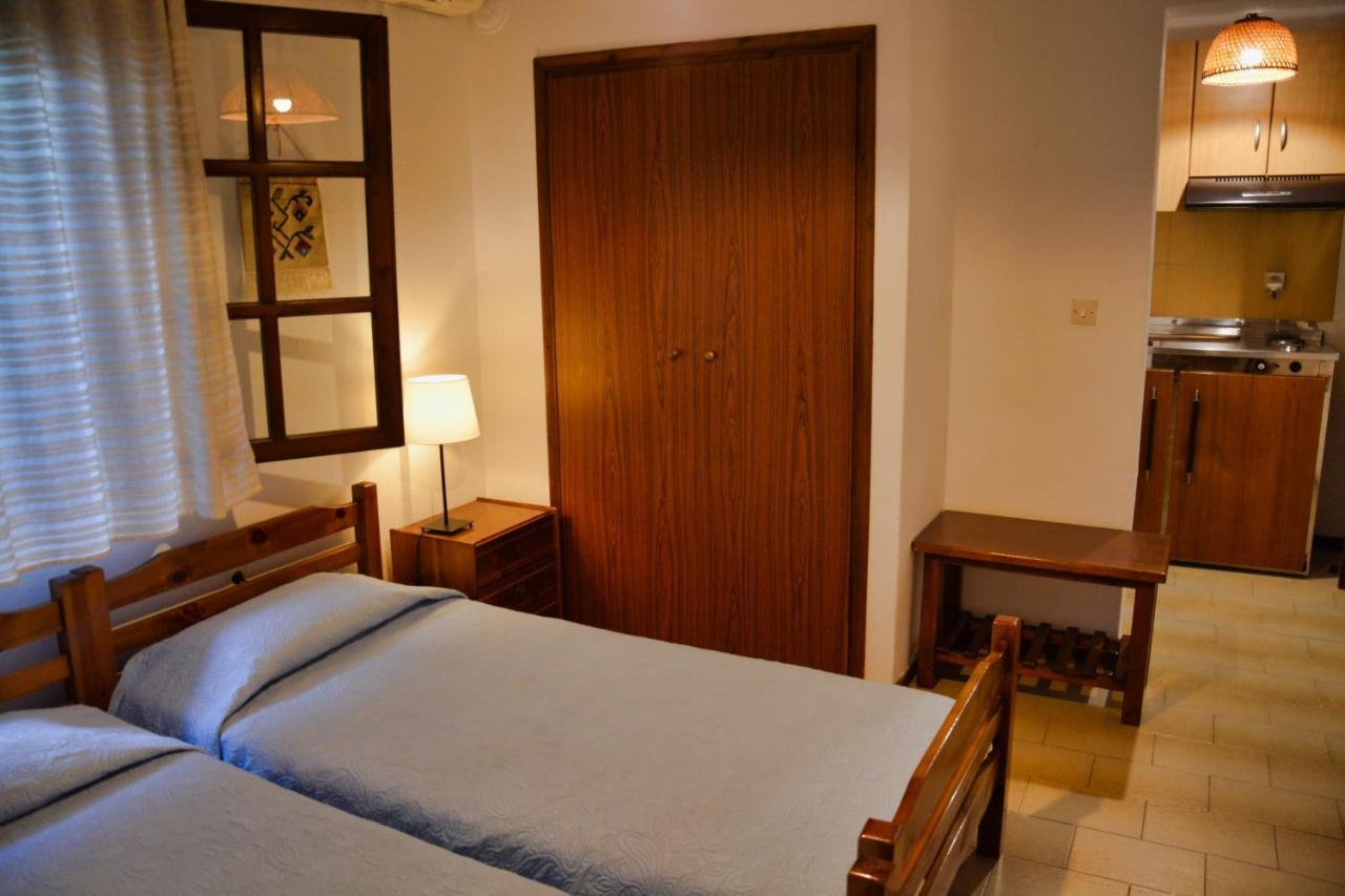 Papatzikos Traditional Guesthouse เนโอสมาร์มาราส ภายนอก รูปภาพ