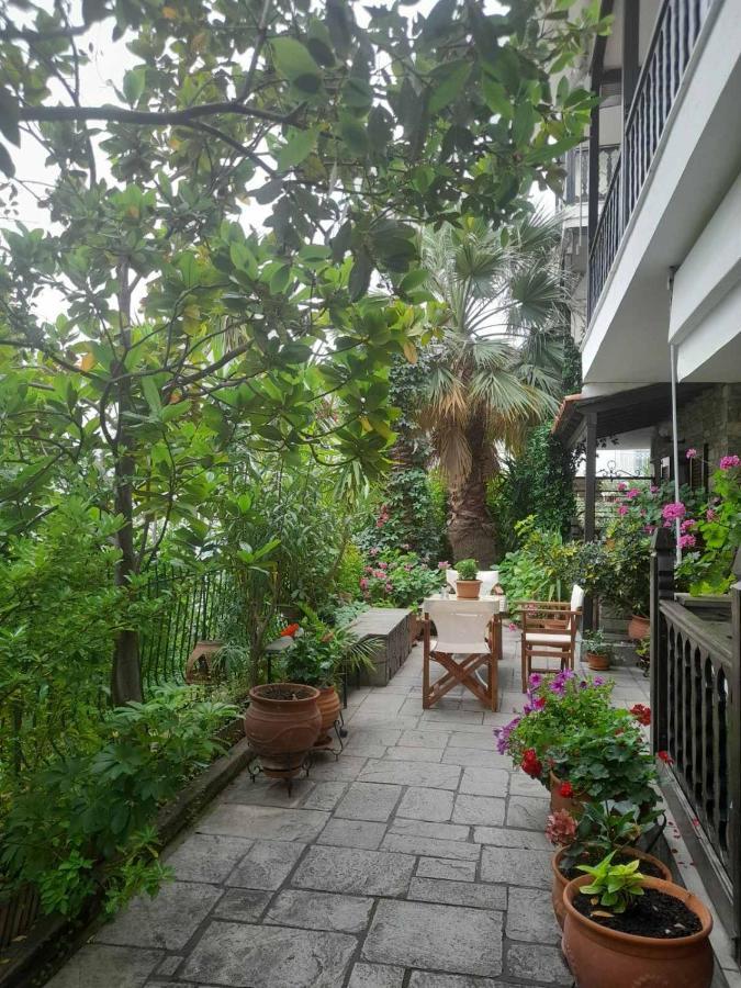 Papatzikos Traditional Guesthouse เนโอสมาร์มาราส ภายนอก รูปภาพ