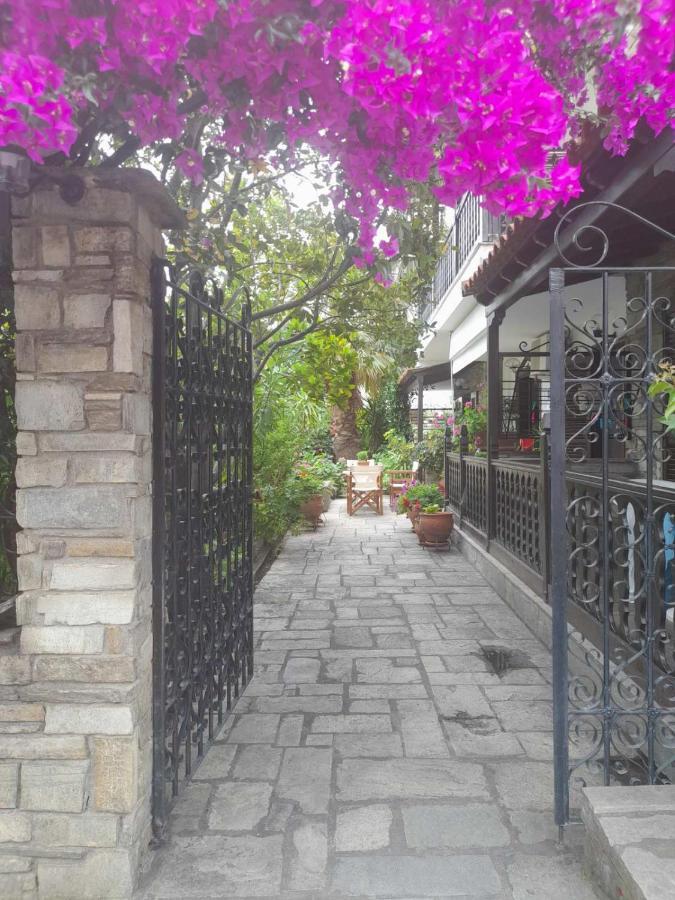 Papatzikos Traditional Guesthouse เนโอสมาร์มาราส ภายนอก รูปภาพ