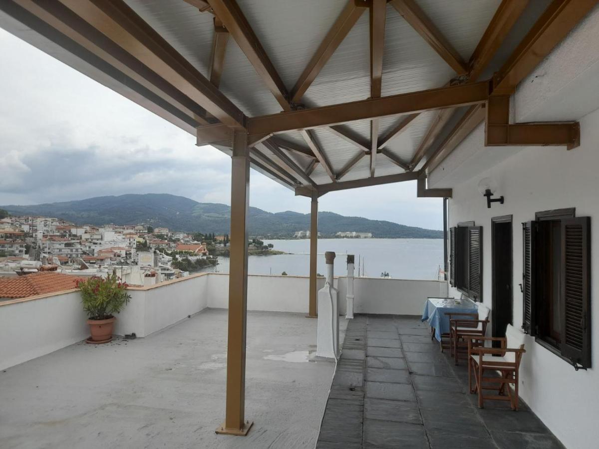 Papatzikos Traditional Guesthouse เนโอสมาร์มาราส ภายนอก รูปภาพ