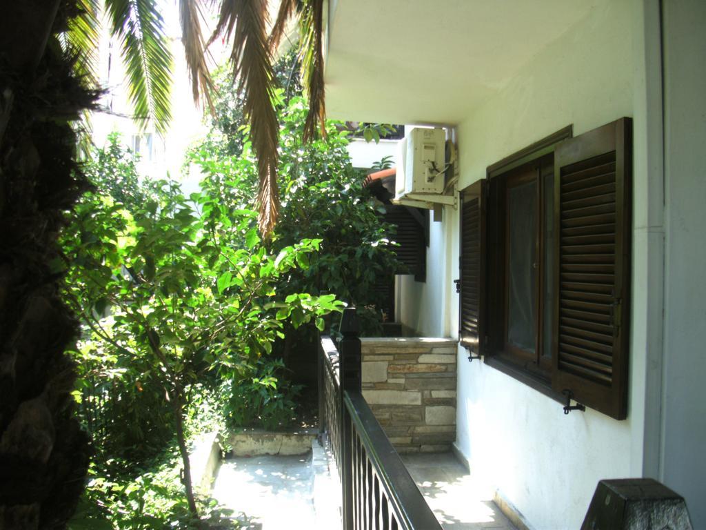 Papatzikos Traditional Guesthouse เนโอสมาร์มาราส ภายนอก รูปภาพ