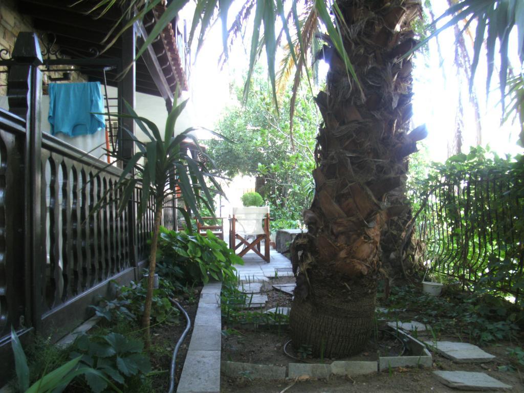 Papatzikos Traditional Guesthouse เนโอสมาร์มาราส ภายนอก รูปภาพ