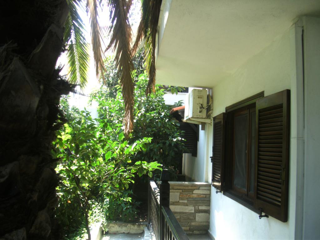 Papatzikos Traditional Guesthouse เนโอสมาร์มาราส ภายนอก รูปภาพ