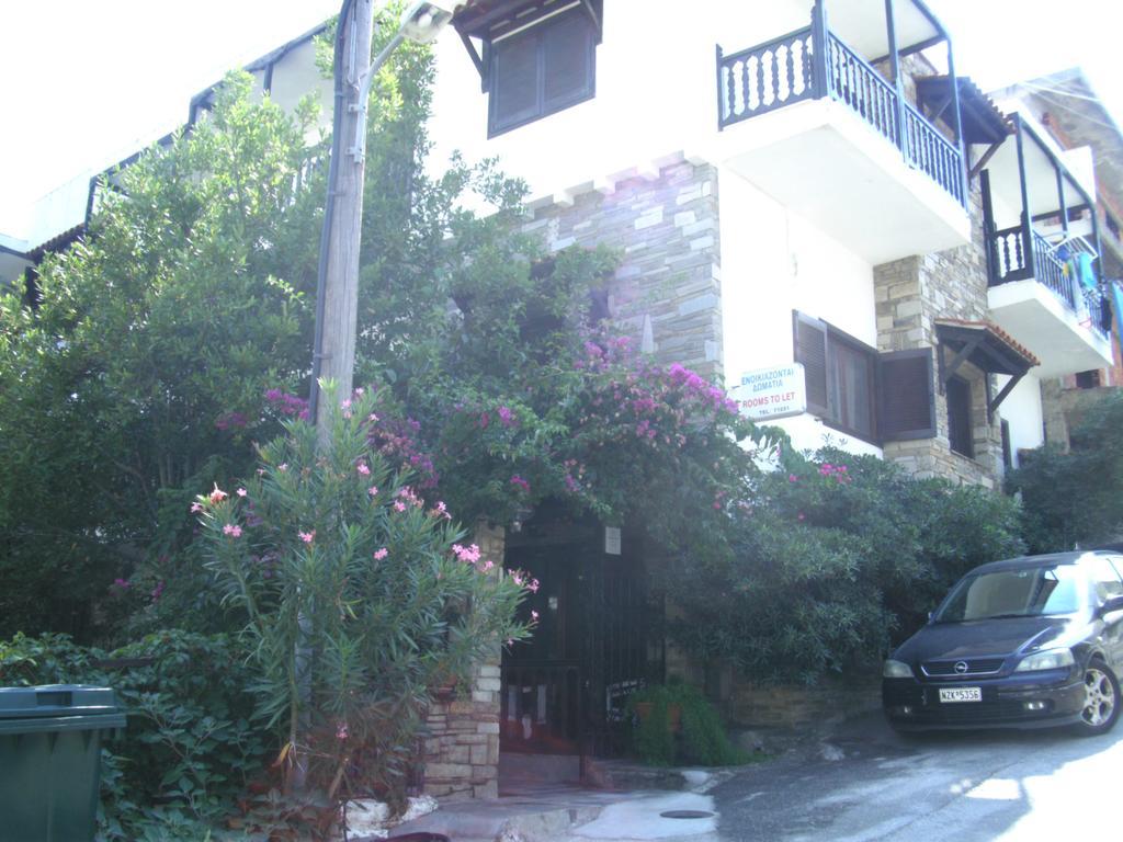 Papatzikos Traditional Guesthouse เนโอสมาร์มาราส ภายนอก รูปภาพ