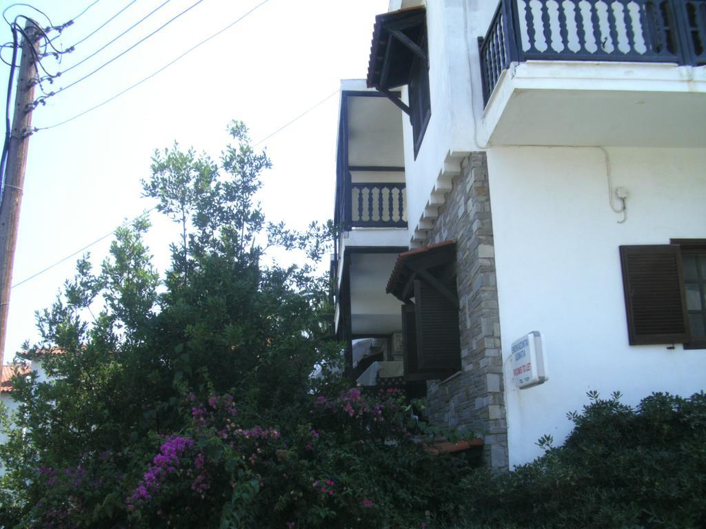 Papatzikos Traditional Guesthouse เนโอสมาร์มาราส ภายนอก รูปภาพ