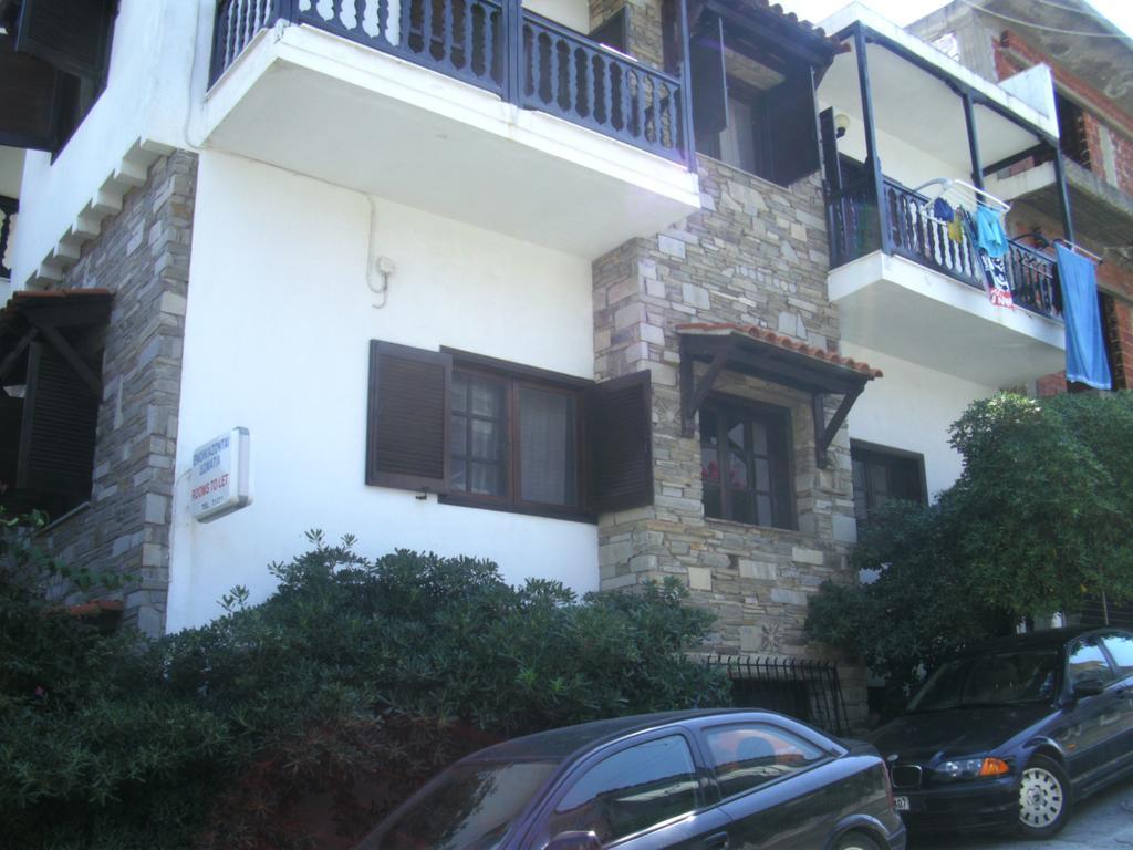 Papatzikos Traditional Guesthouse เนโอสมาร์มาราส ภายนอก รูปภาพ