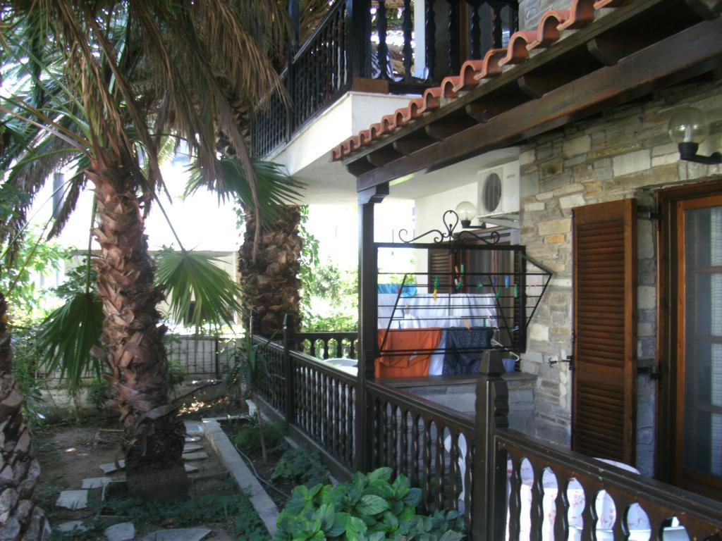 Papatzikos Traditional Guesthouse เนโอสมาร์มาราส ภายนอก รูปภาพ
