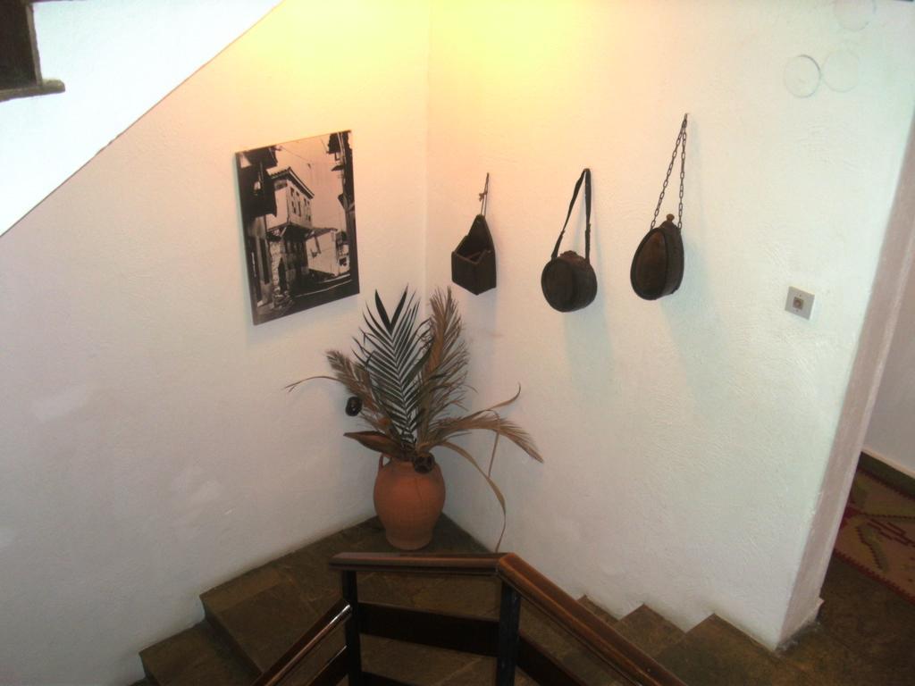 Papatzikos Traditional Guesthouse เนโอสมาร์มาราส ภายนอก รูปภาพ